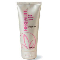 Loción Exfoliante Corporal
Muestre una piel más saludable alrededor de las caderas y la cintura con las semillas de jojoba, las cuales arrastran las celulas muertas de la piel y la exfolian de manera natural para minimizar la piel de naranja, afectada por